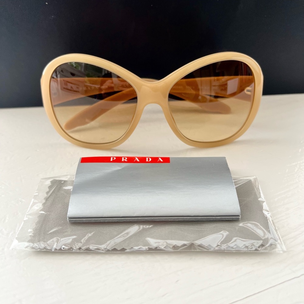 Prada Oversized 2000’s Retro Sunglasses